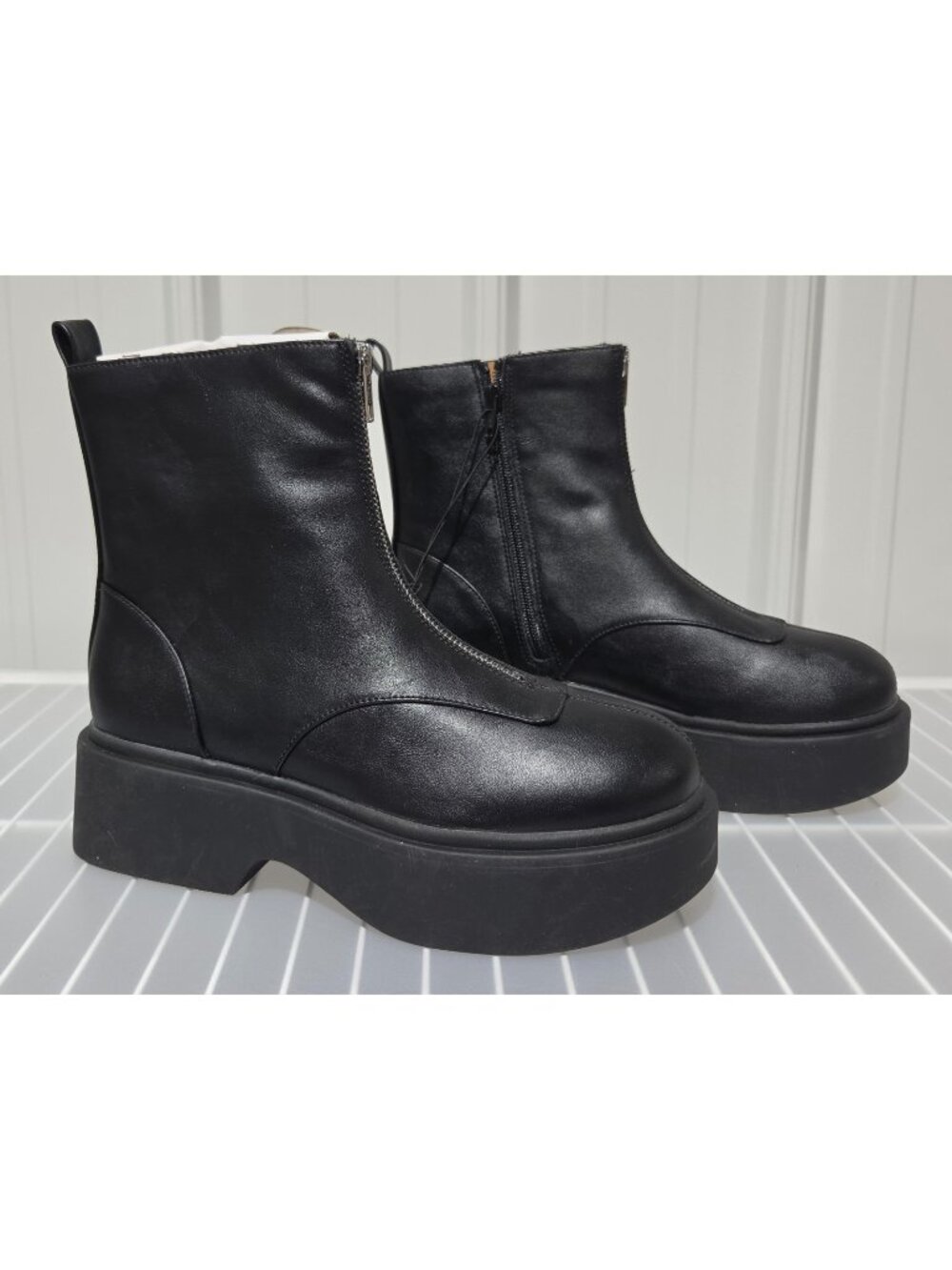 Wild Fable Honor Black Faux Leather Zip Up Platform Combat Boots -- Women's 8.5